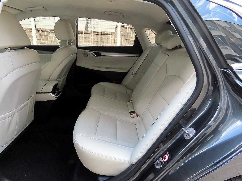 HYUNDAI Grandeur - Vista 7