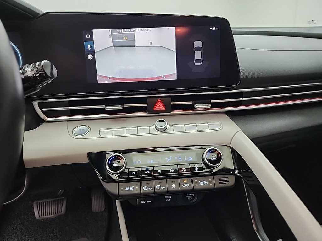 HYUNDAI Avante - Vista 10