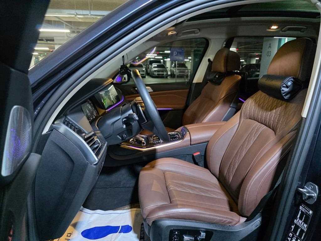 BMW X7 - Vista 6
