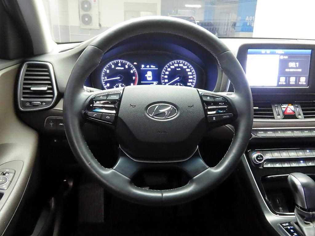 HYUNDAI Grandeur - Vista 7