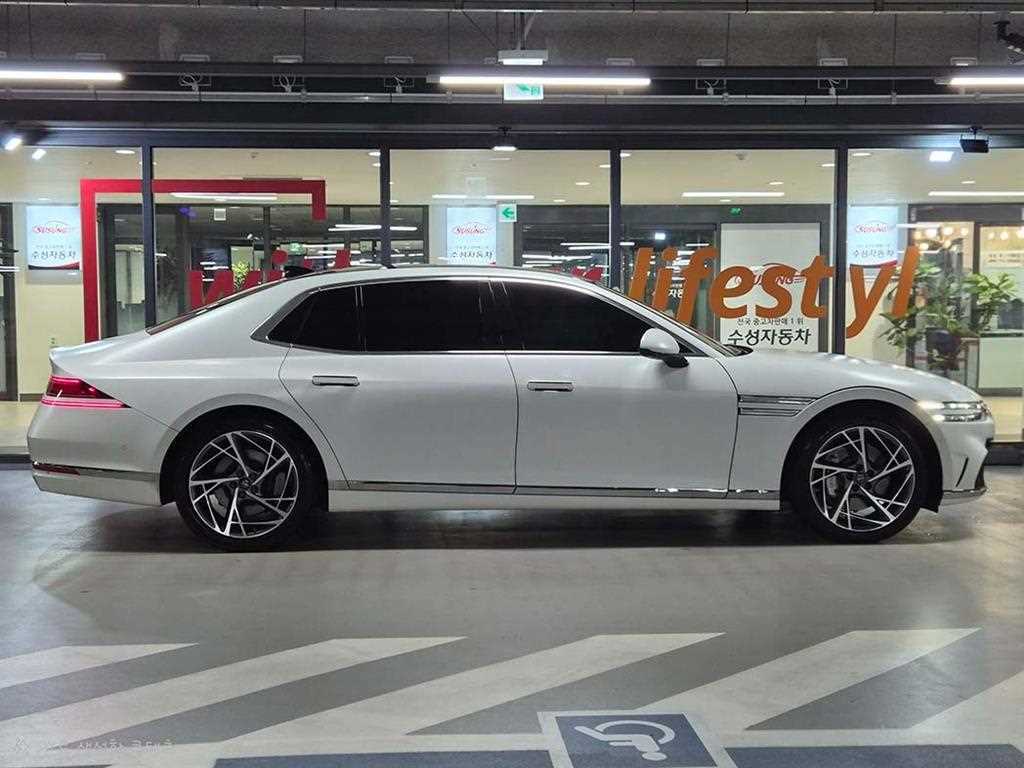 Genesis G90 - Vista 3