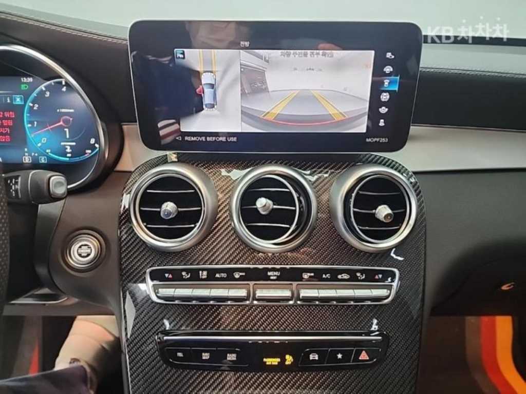 Mercedes Benz GLC Class - Vista 11