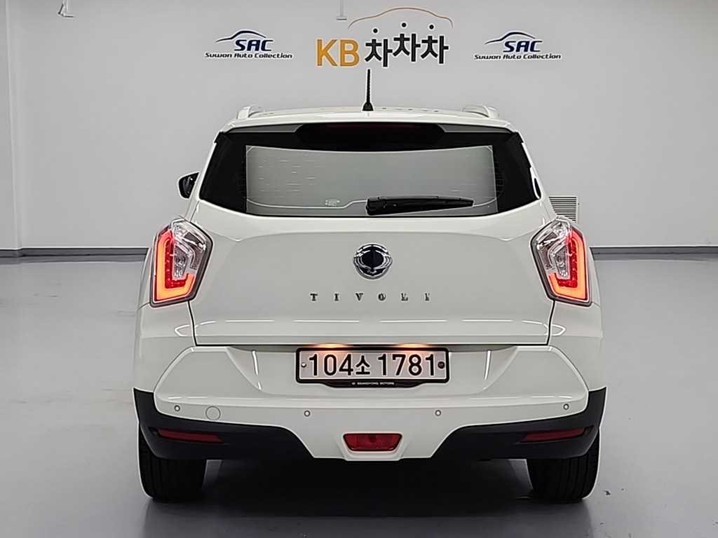 Ssangyong Tivoli - Vista 3