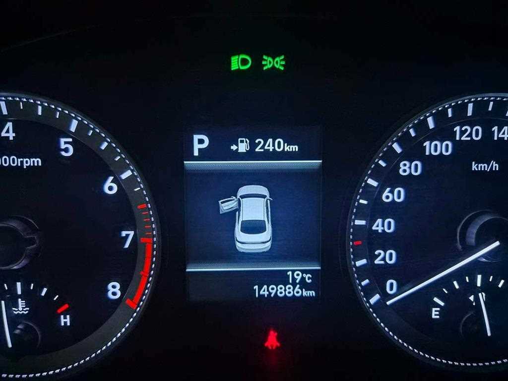 HYUNDAI Grandeur - Vista 9