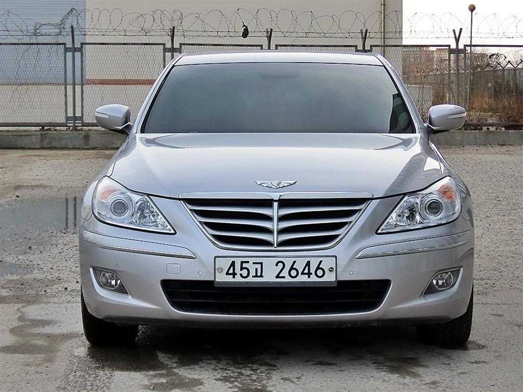 HYUNDAI Genesis - Vista 10