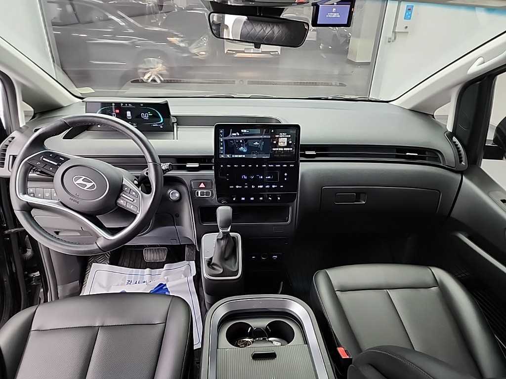 HYUNDAI Staria - Vista 7