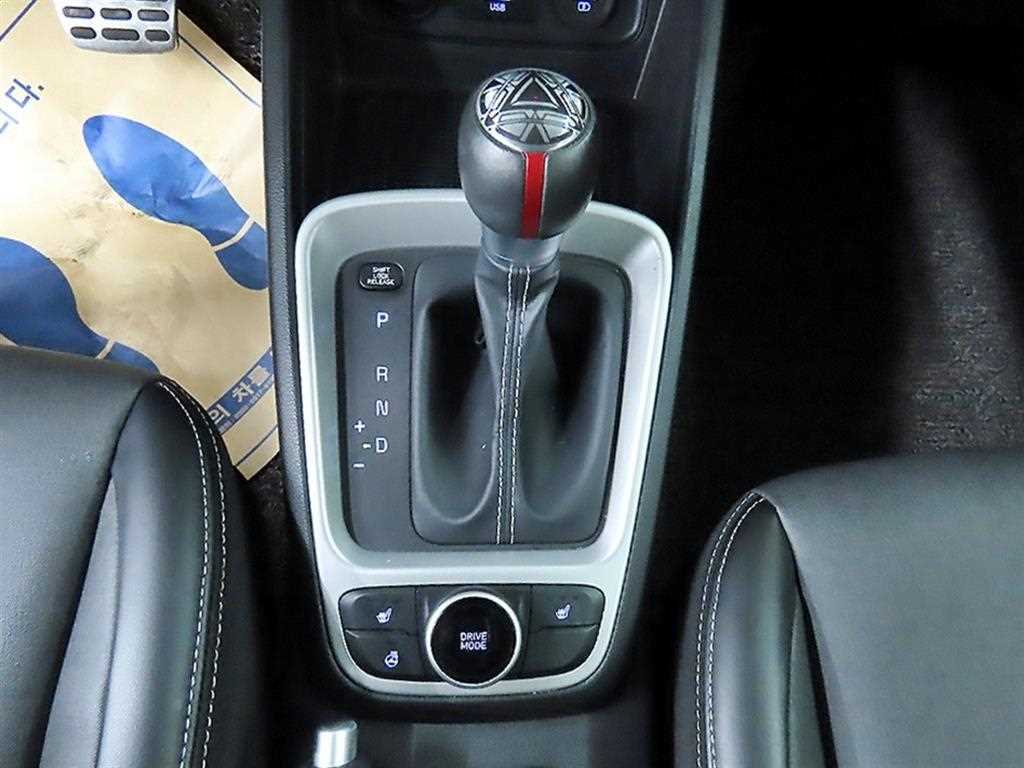 HYUNDAI Venue - Vista 10