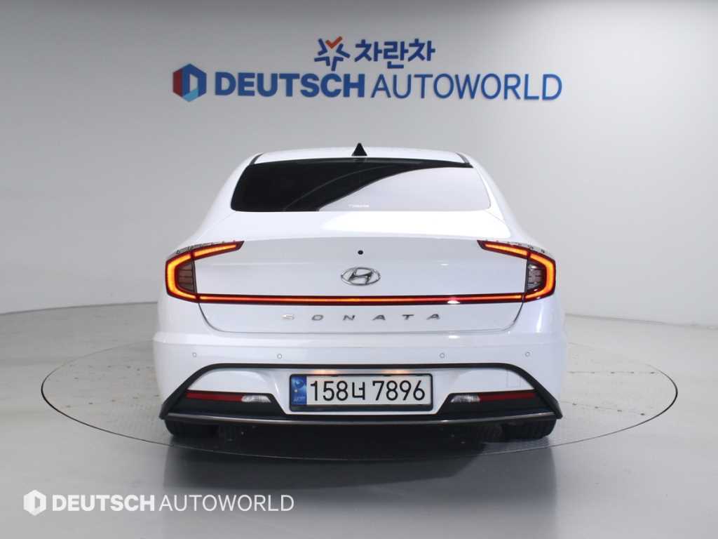 HYUNDAI Sonata - Vista 4