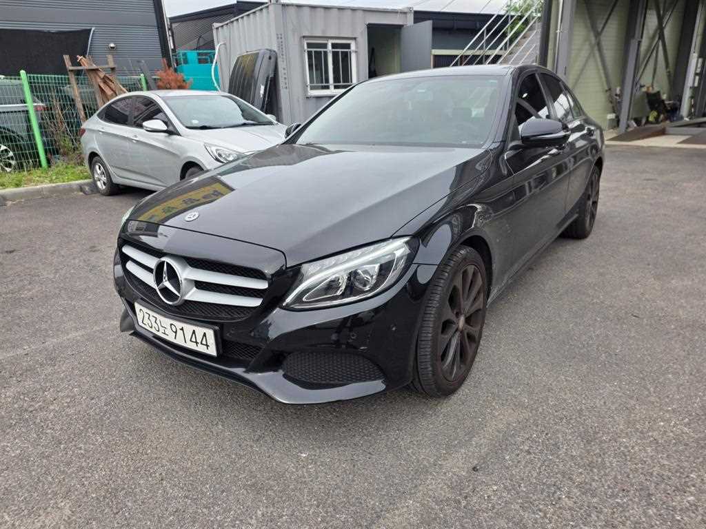 Mercedes Benz C Class - Vista 2