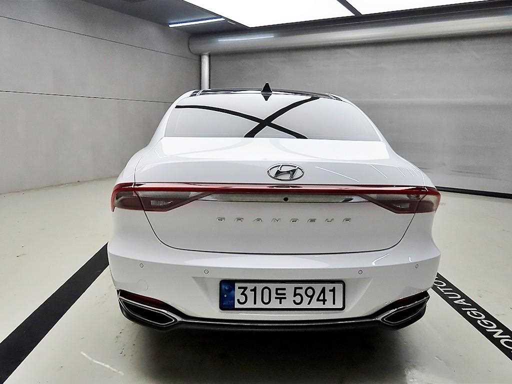 HYUNDAI Grandeur - Vista 3