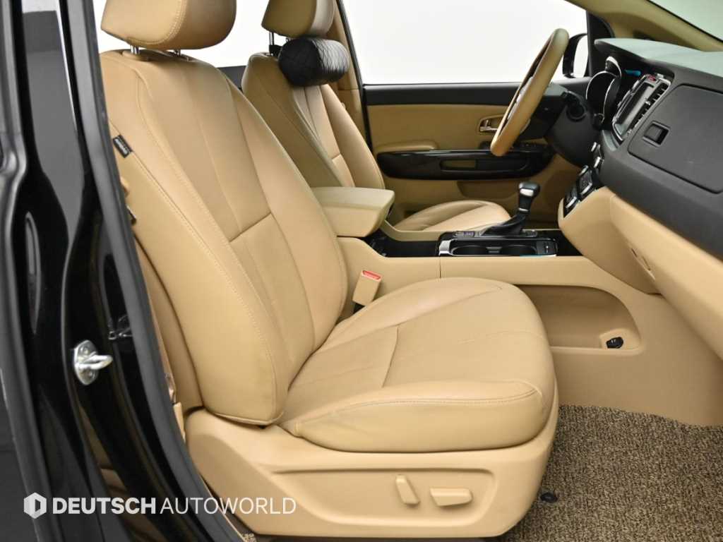 KIA Carnival - Vista 10