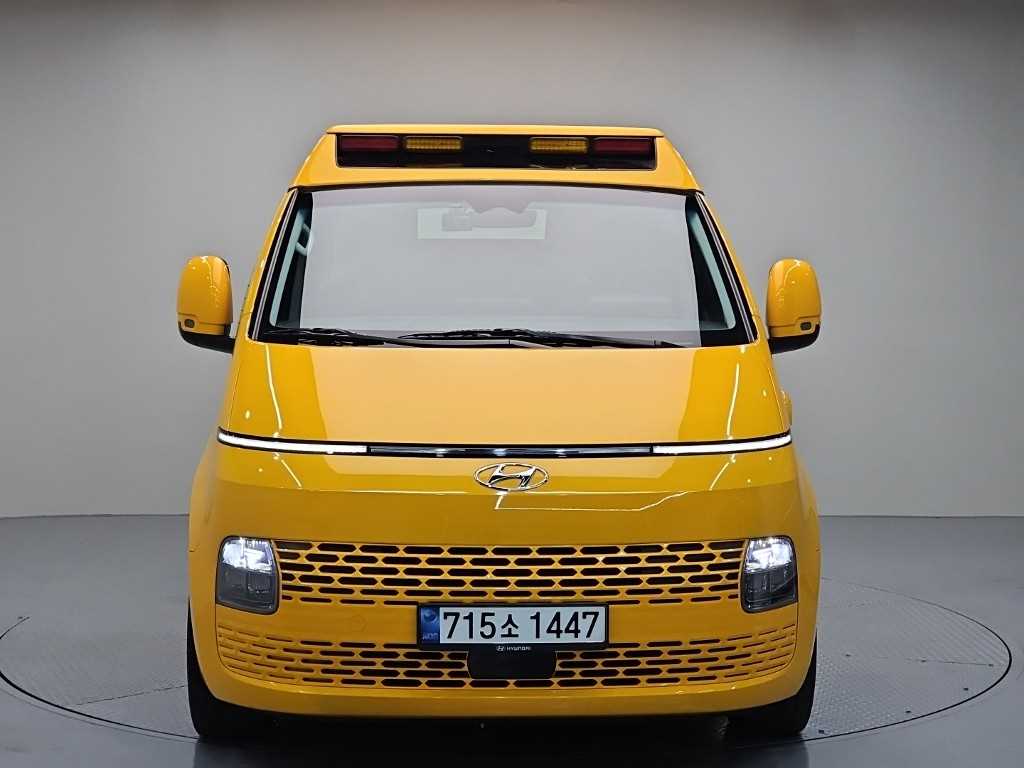 HYUNDAI Staria - Vista 2