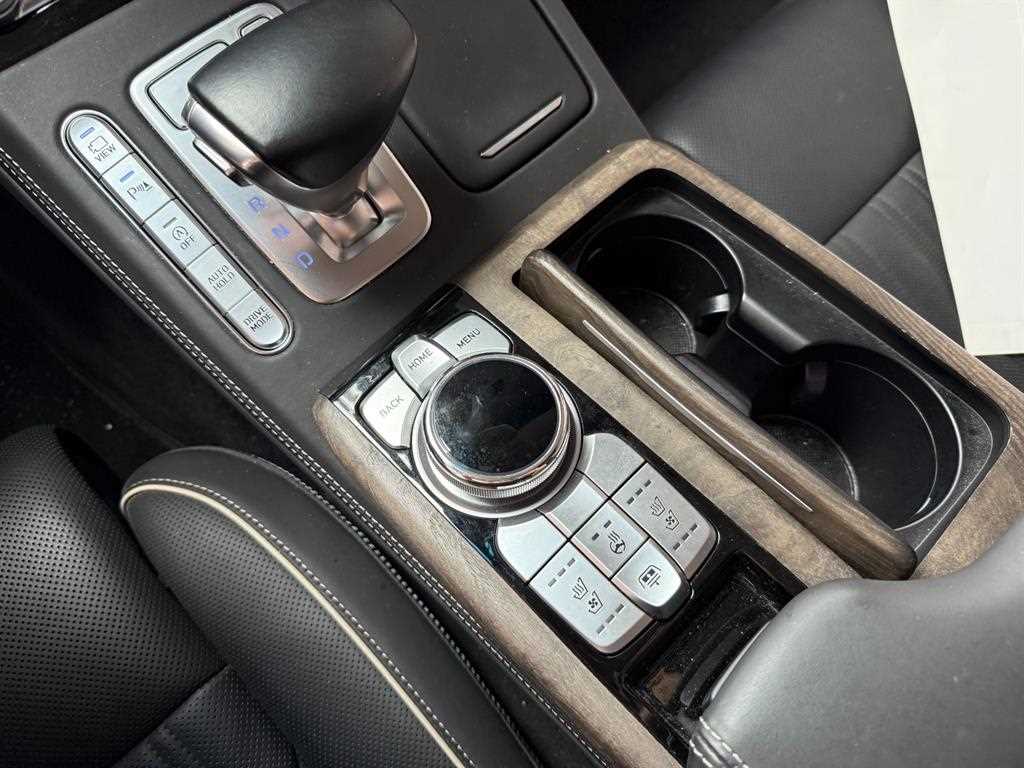 Genesis G90 - Vista 4