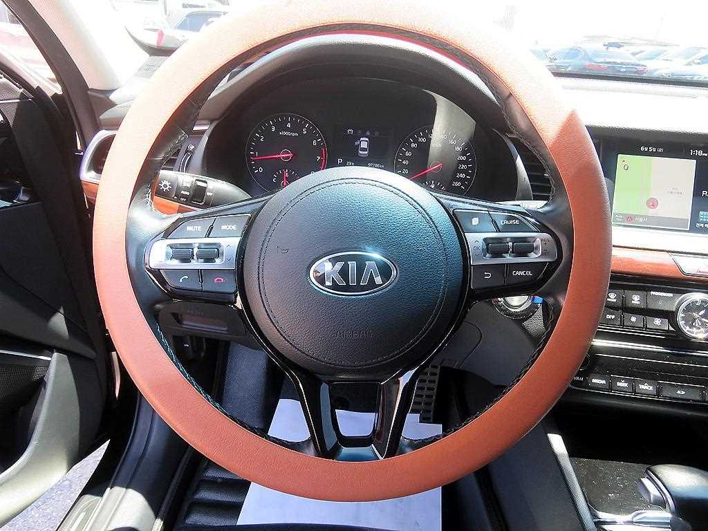 KIA K7 - Vista 9