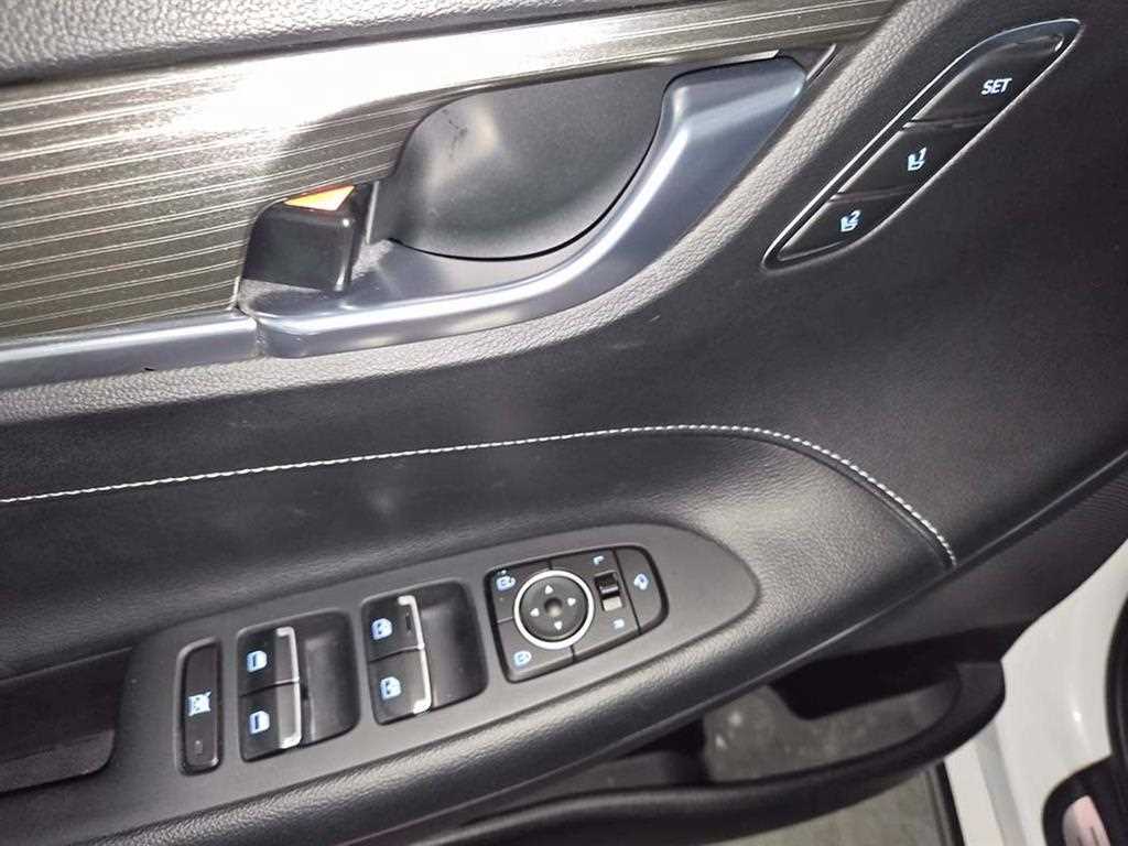 HYUNDAI Grandeur - Vista 12