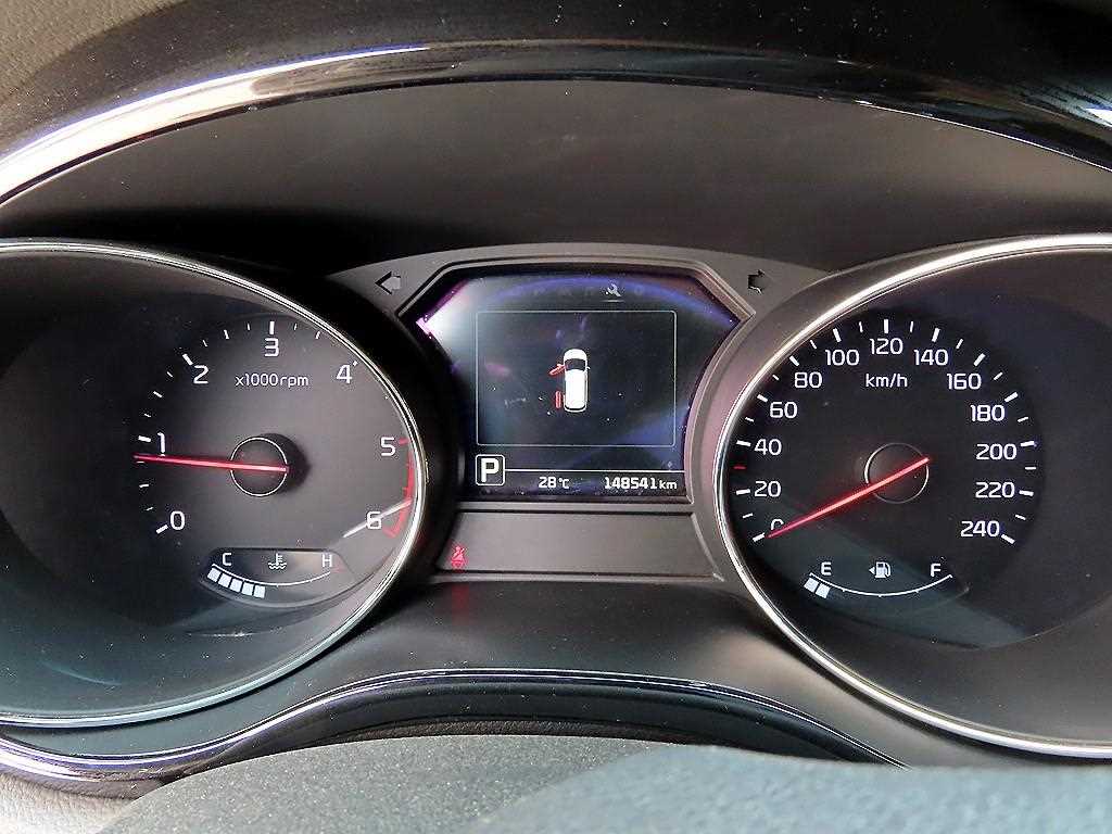 KIA Carnival - Vista 10