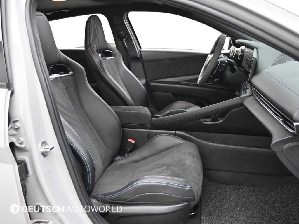 HYUNDAI Avante - Vista 10