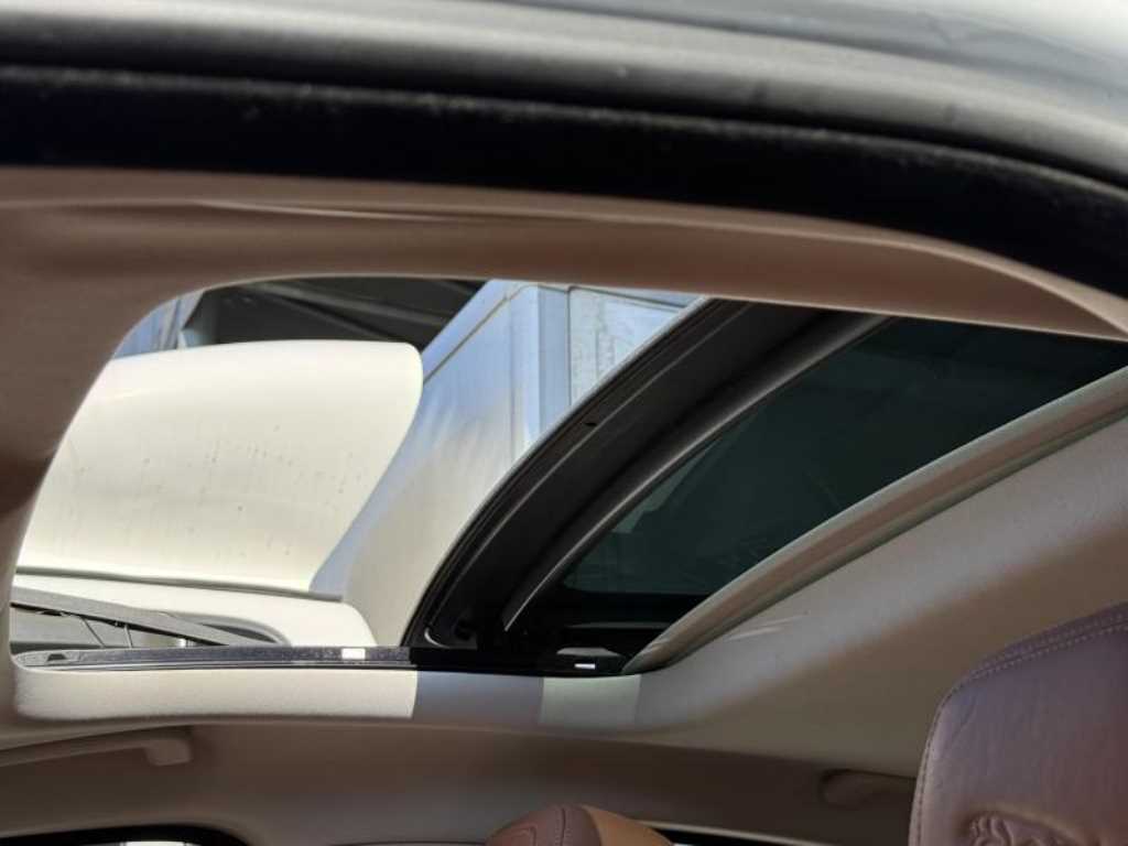 Jaguar XF - Vista 6