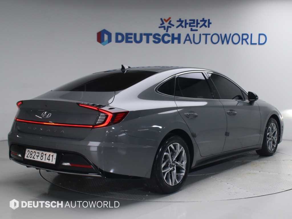 HYUNDAI Sonata - Vista 2
