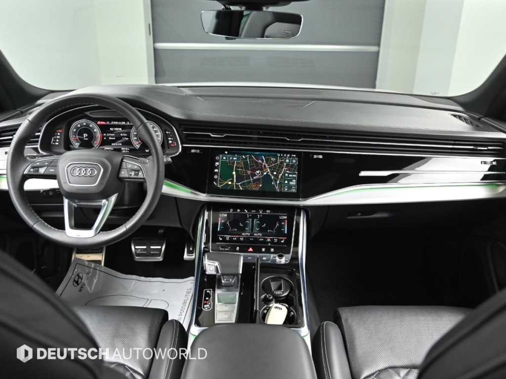 Audi Q8 - Vista 7