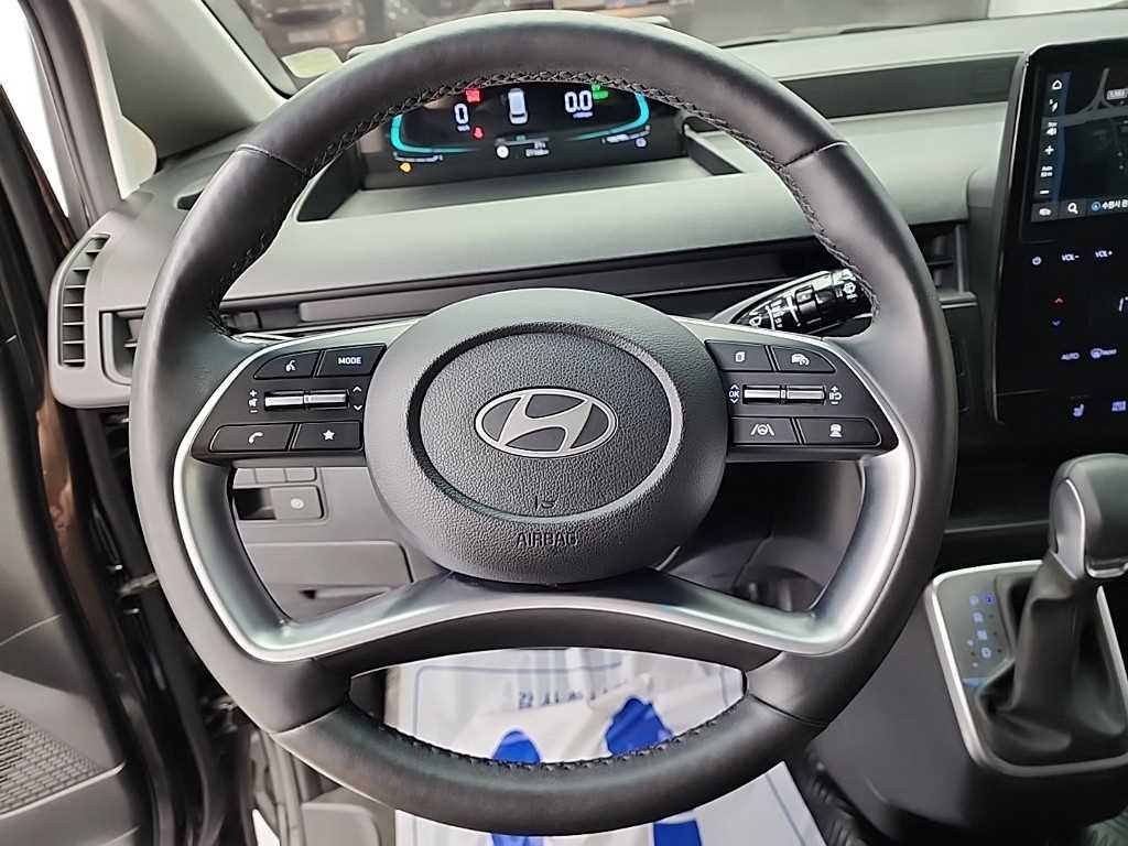 HYUNDAI Staria - Vista 9