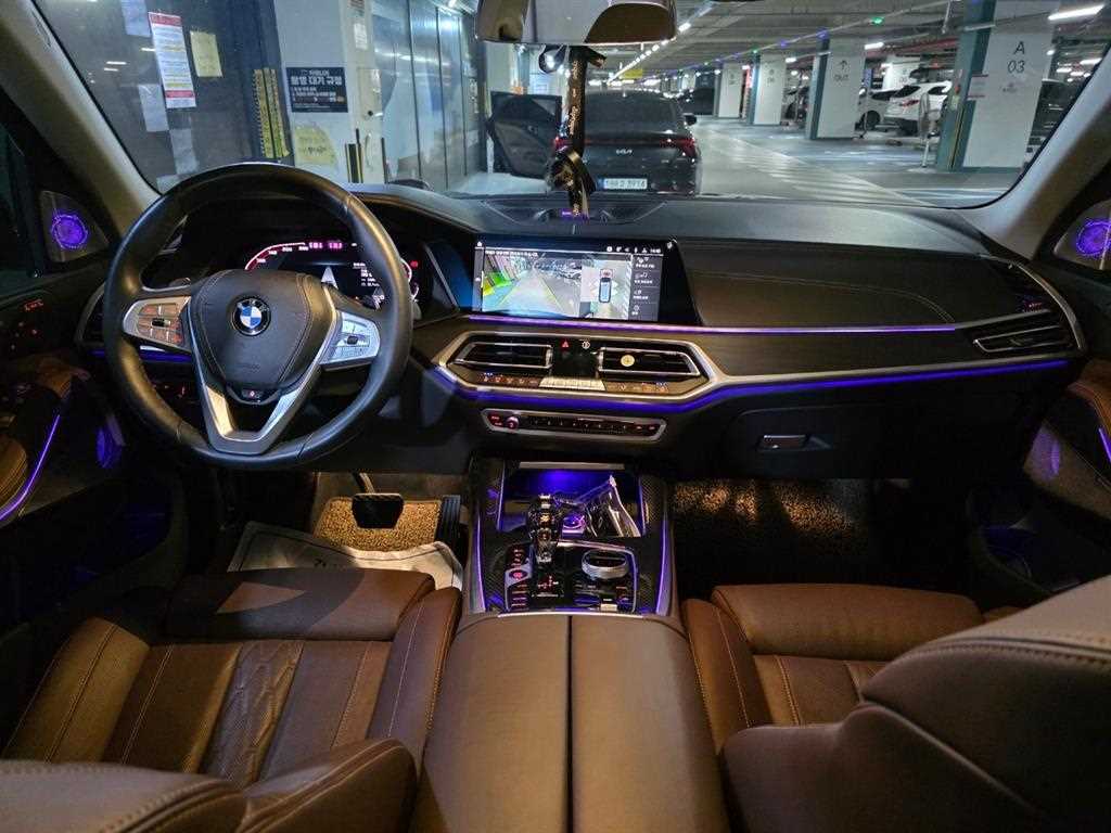 BMW X7 - Vista 8