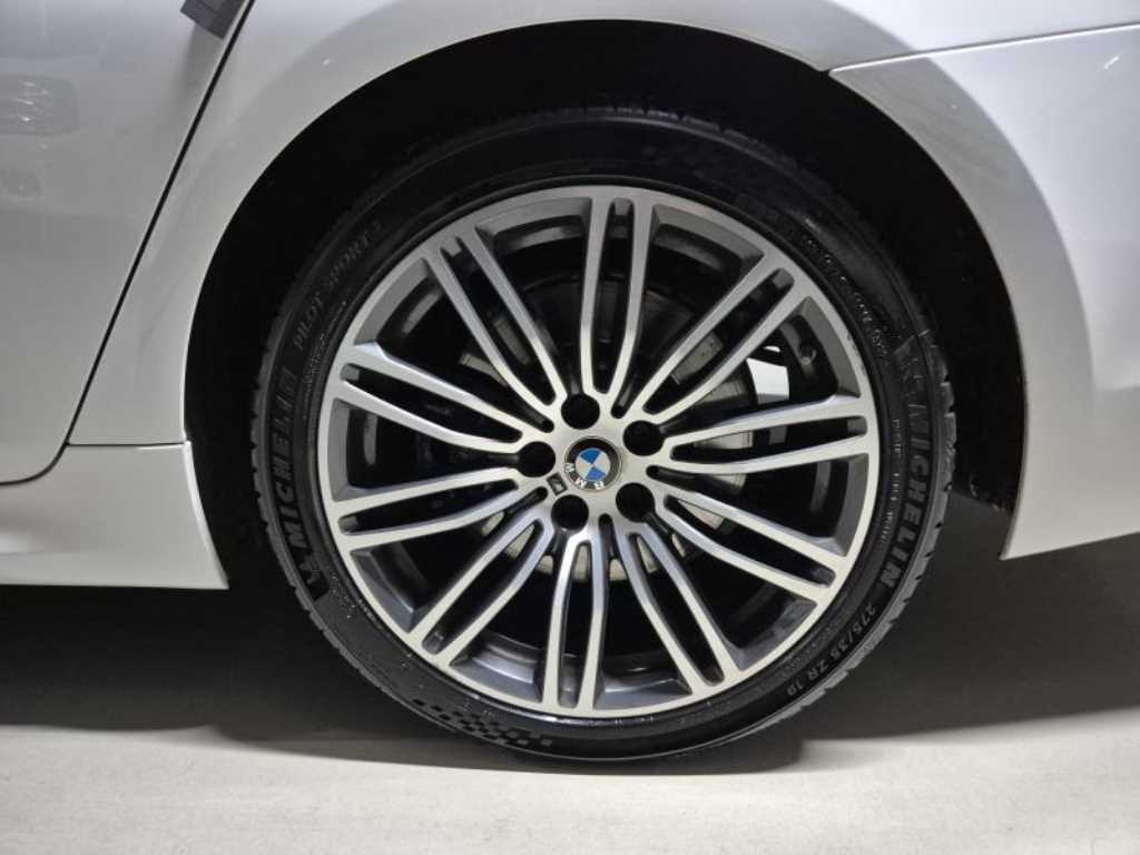 BMW 5 Series - Vista 7