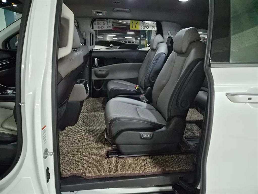 KIA Carnival - Vista 7