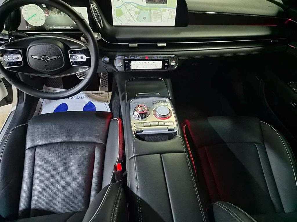 Genesis G90 - Vista 10