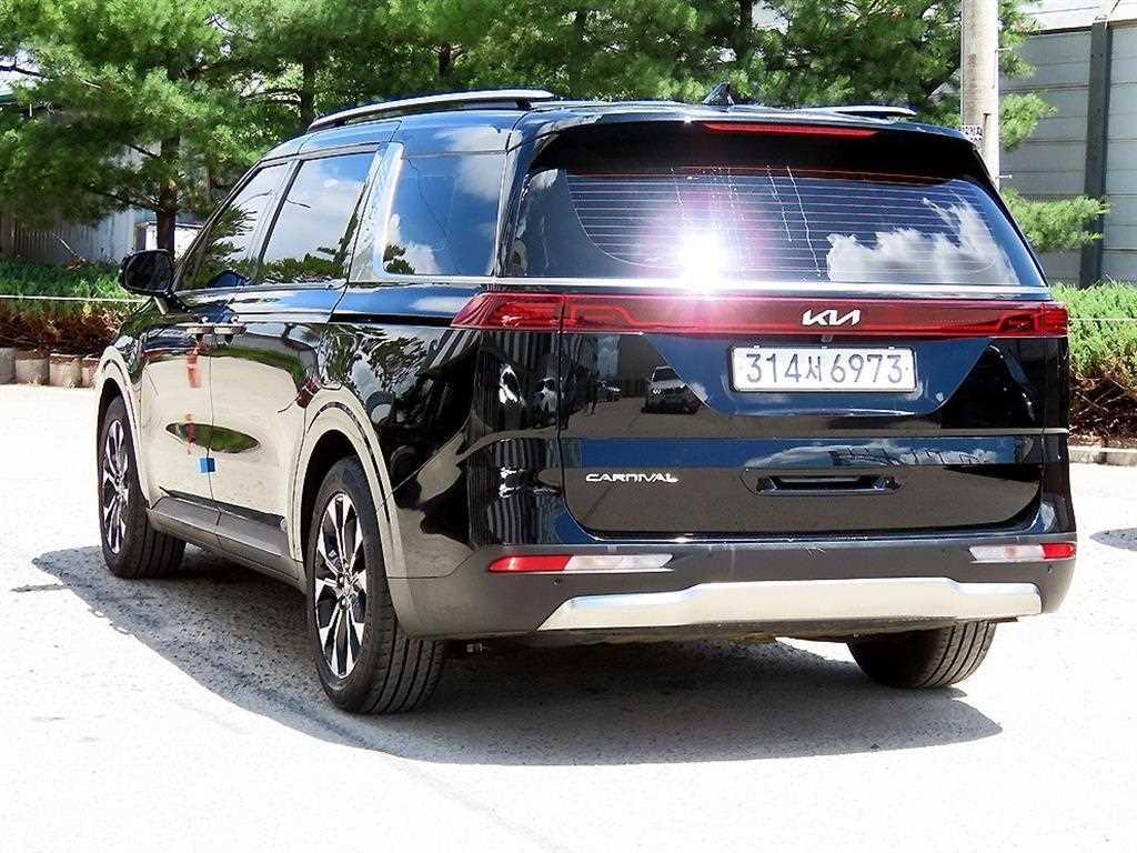 KIA Carnival - Vista 4
