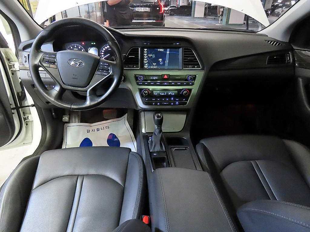 HYUNDAI Sonata - Vista 10