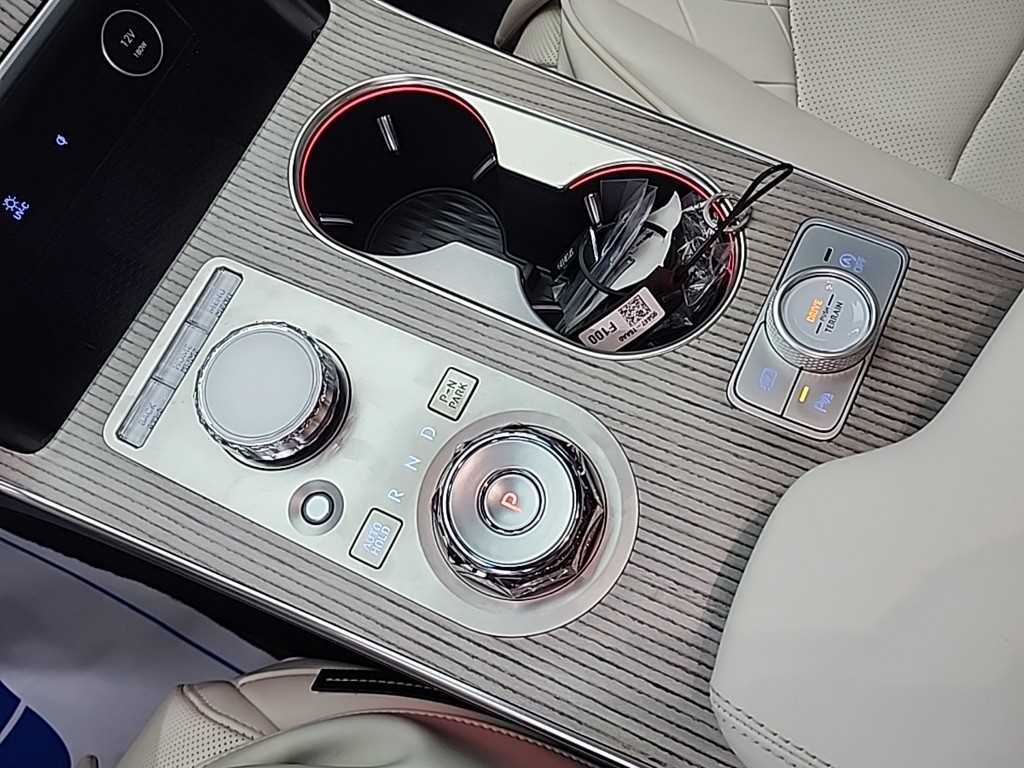 Genesis GV80 - Vista 9