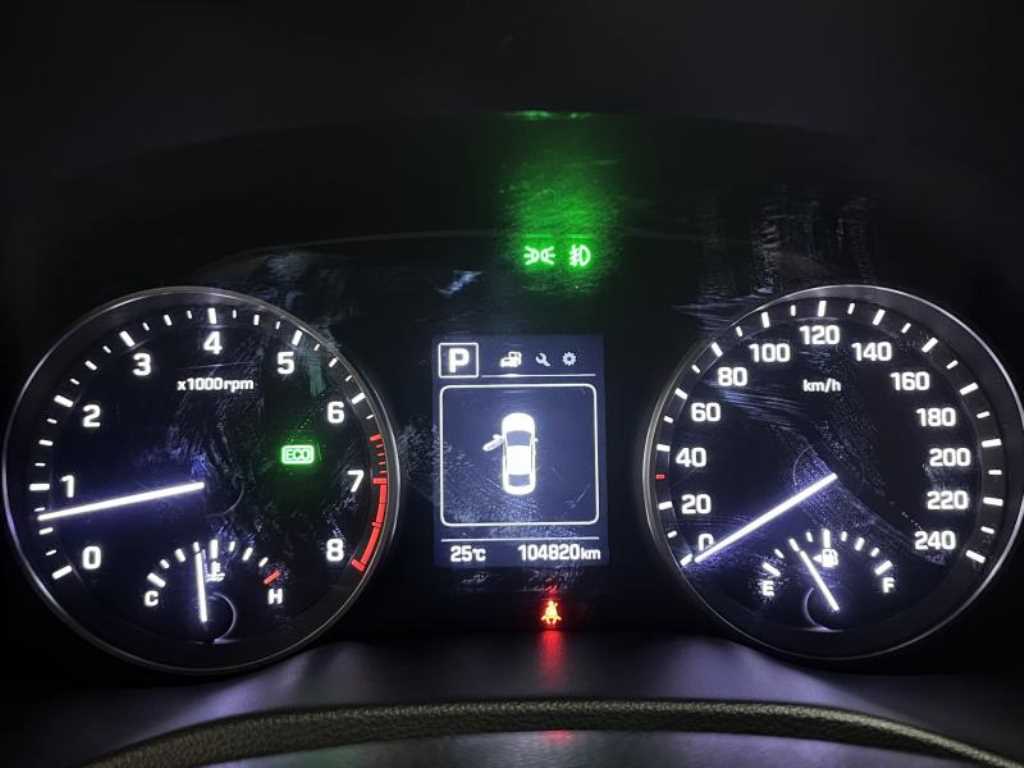 HYUNDAI Avante - Vista 11