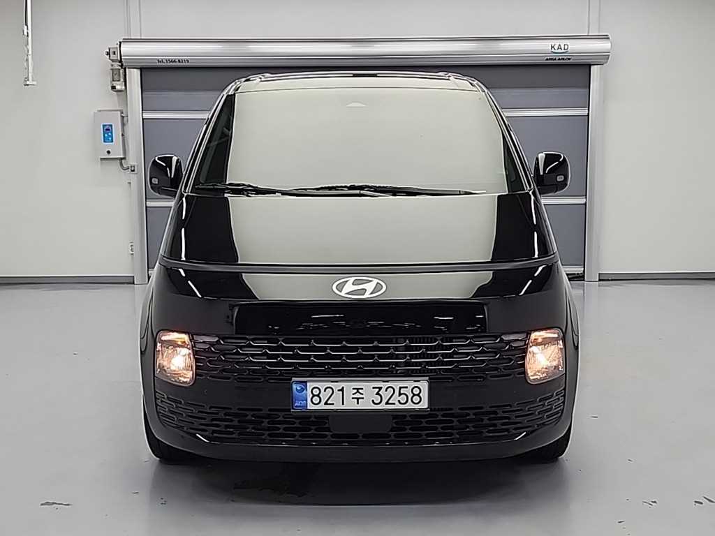 HYUNDAI Staria - Vista 2