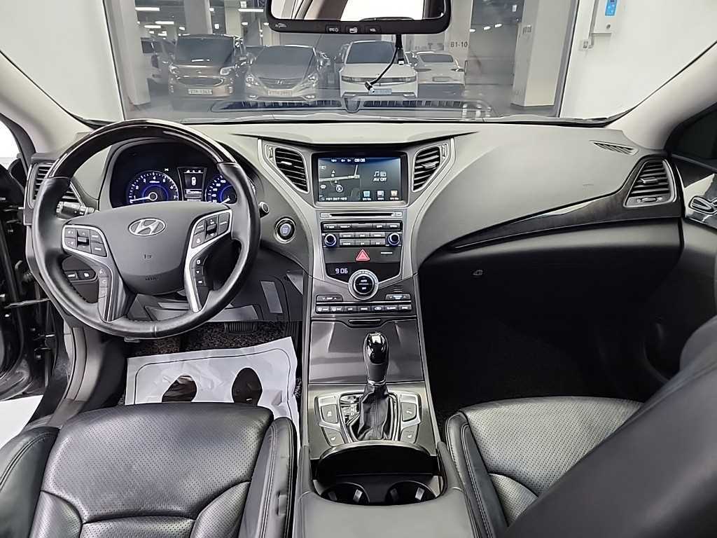 HYUNDAI Grandeur - Vista 7