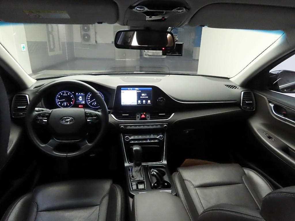 HYUNDAI Grandeur - Vista 6