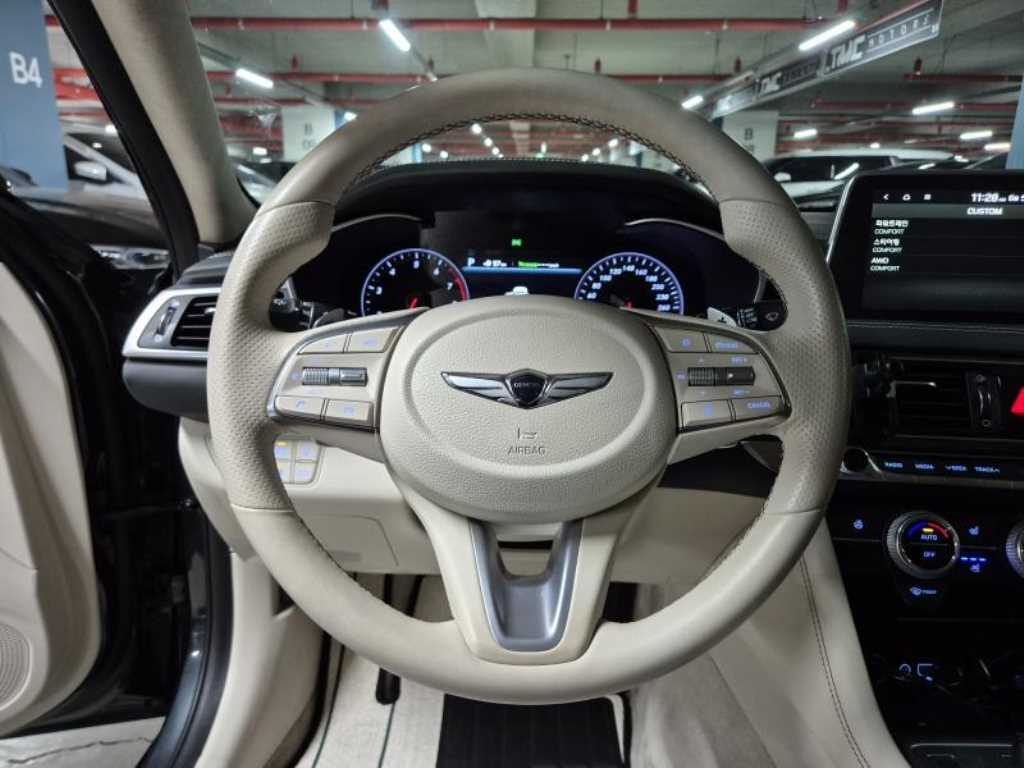 Genesis G70 - Vista 10