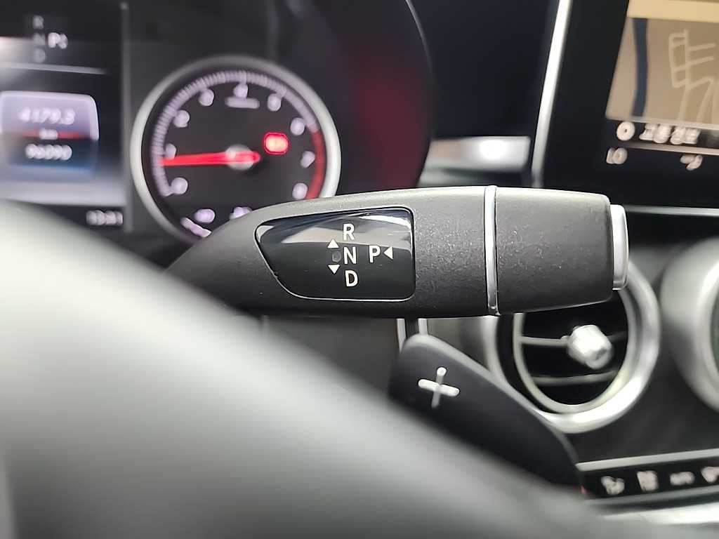 Mercedes Benz GLC Class - Vista 8