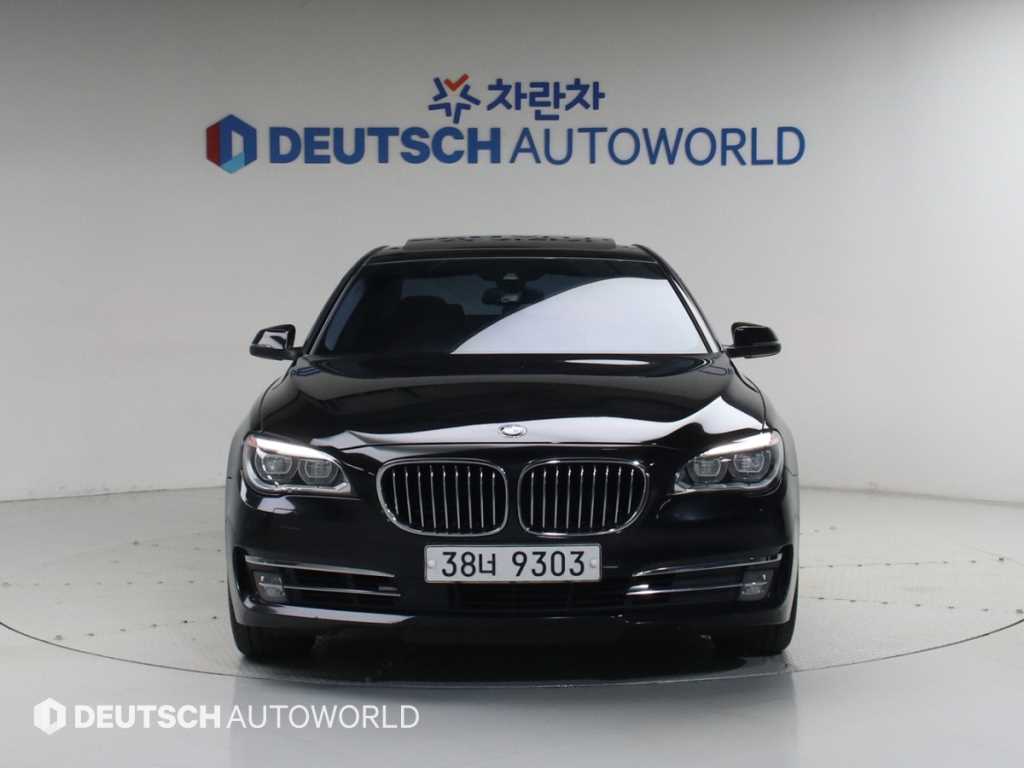 BMW 7 Series - Vista 3