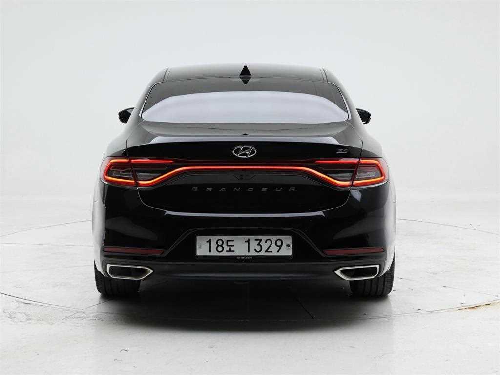 HYUNDAI Grandeur - Vista 3