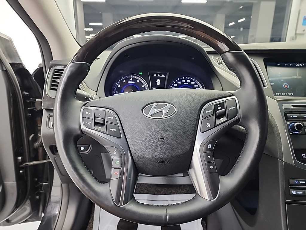 HYUNDAI Grandeur - Vista 9