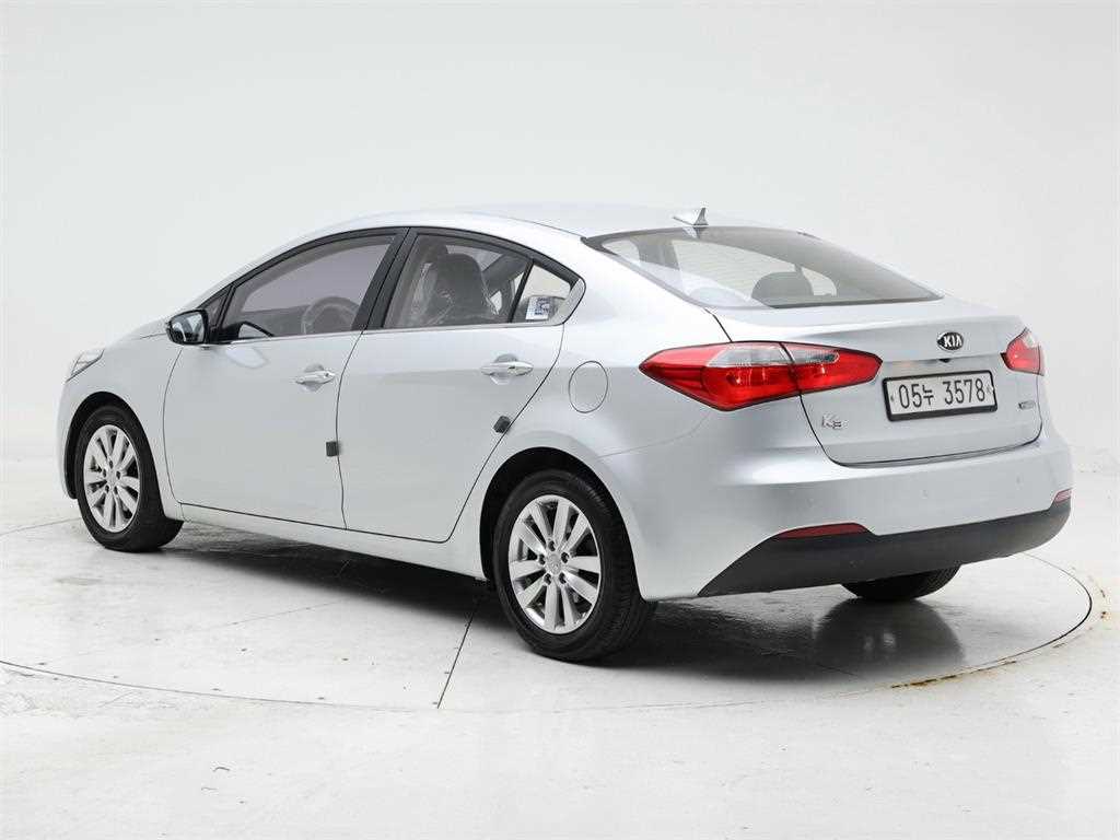 KIA K3 - Vista 4