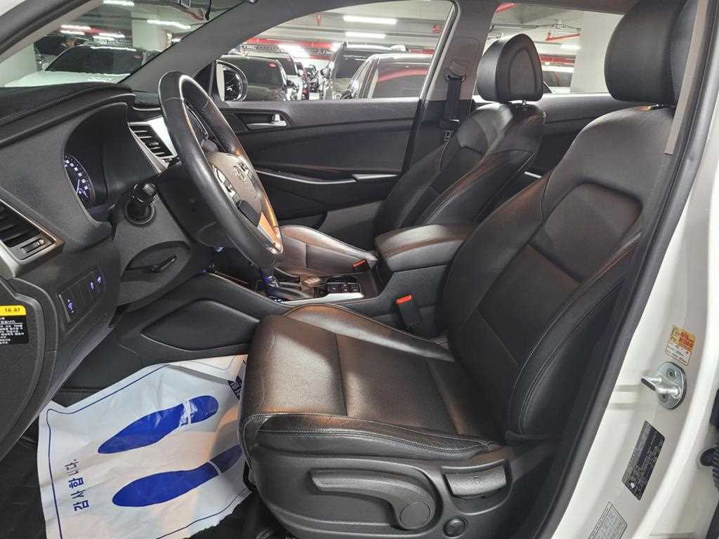 HYUNDAI Tucson - Vista 6