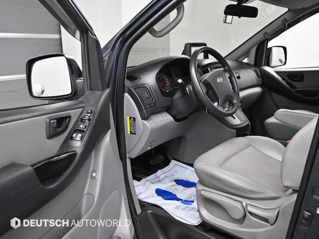 HYUNDAI Starex - Vista 11