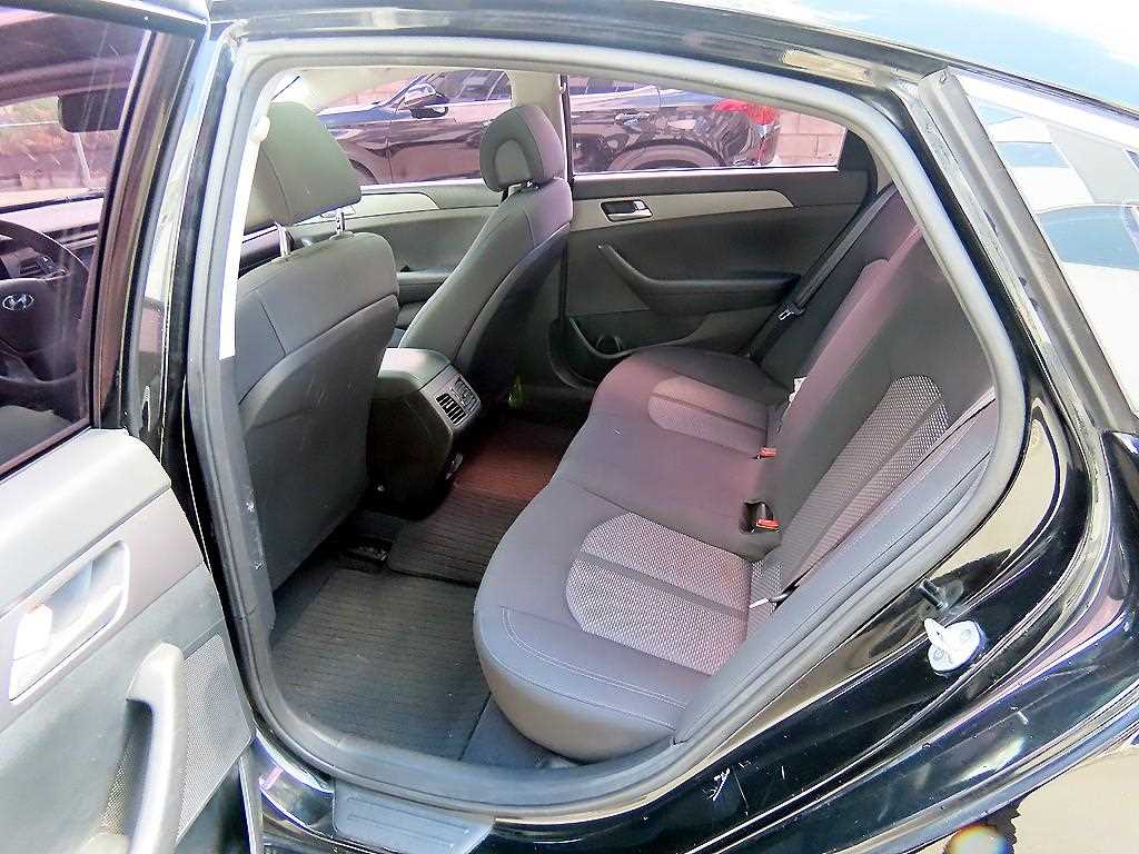 HYUNDAI Sonata - Vista 6