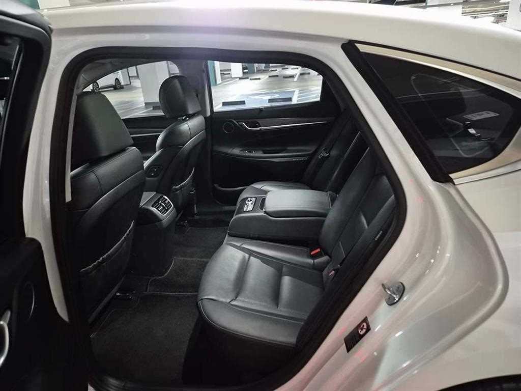 HYUNDAI Grandeur - Vista 7