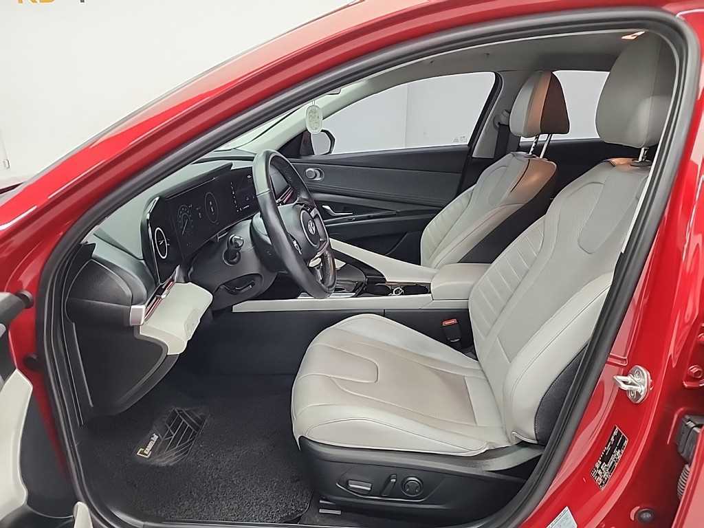 HYUNDAI Avante - Vista 11
