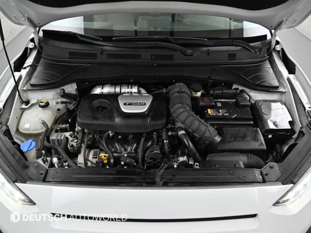 HYUNDAI Kona - Vista 6