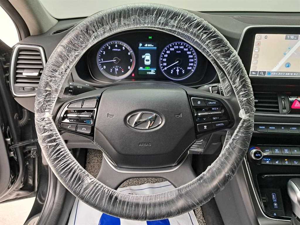HYUNDAI Grandeur - Vista 5