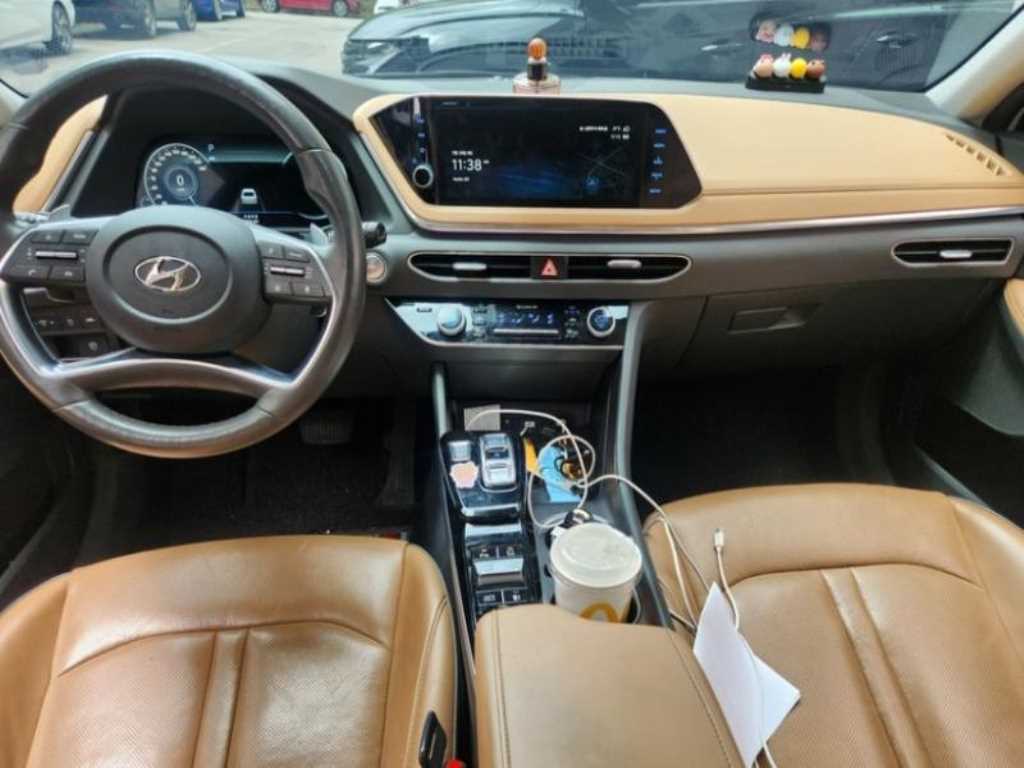 HYUNDAI Sonata - Vista 3